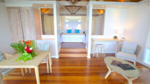Little Polynesian Beachfront Bungalow