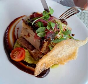 Little Polynesian dining
